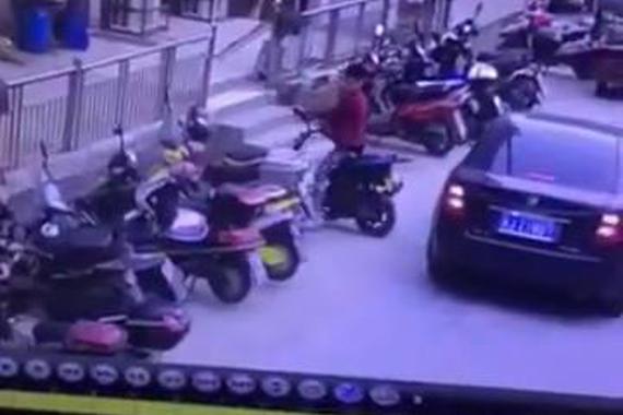 视频：智障就别尝试电动车了