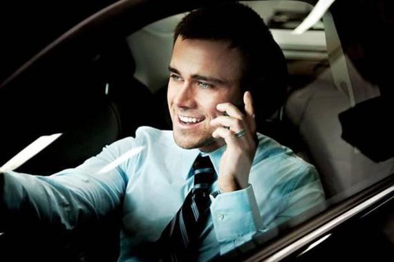 注意！六种最差的开车习惯，每一个都要命