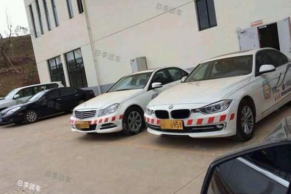 看到保时捷教练车 冒了一身冷汗