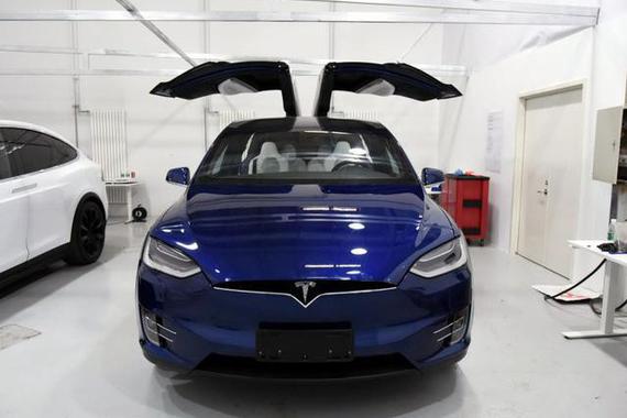 用鸥翼门比揽胜大，3s破百比兰博基尼更快