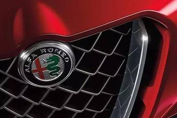 拳打宝马M3 脚踢AMG C63