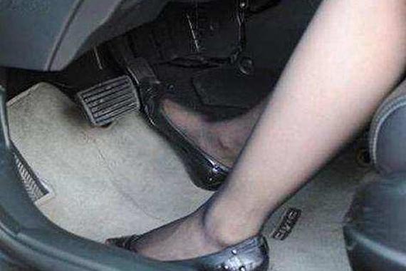 原来老司机是这样踩刹车的, 省油又安全