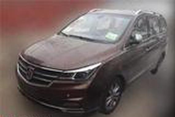 新款宝骏730自动挡、独立悬挂、电子手刹