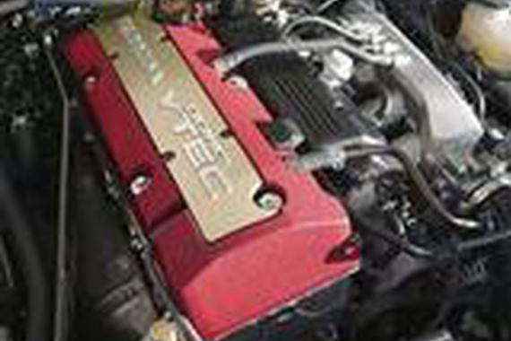 中置后驱敞篷 最高转速9000rpm NSX的弟弟