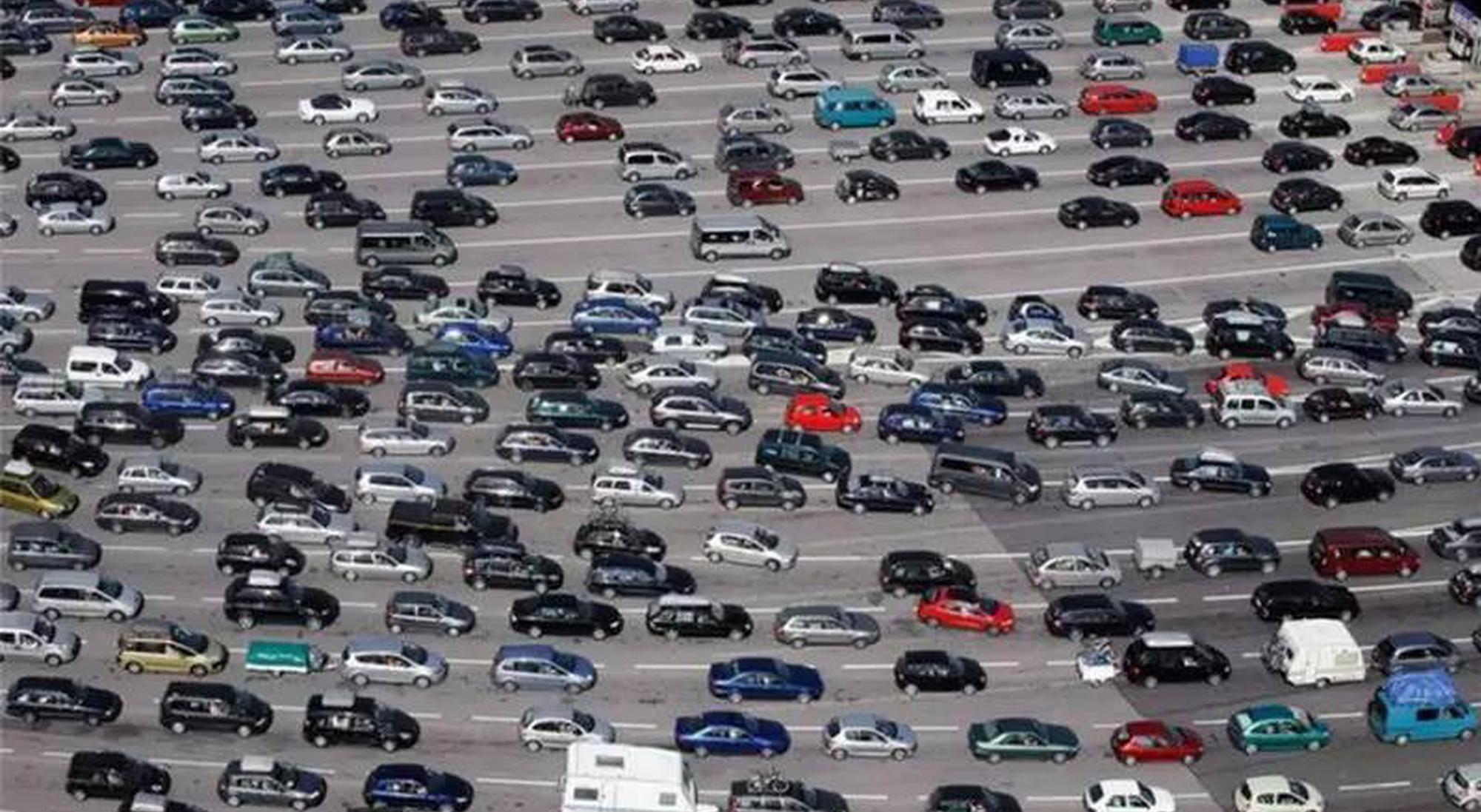 双重压力下，车企不应轻视面临的困难