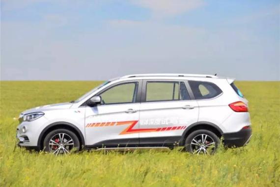 幸福感就是一家人在一辆车里出行