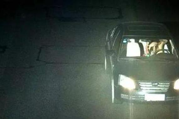 这样握方向盘的司机，一定很多违章···