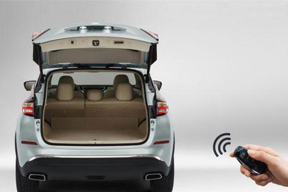 开车是老土还是行家，看这几个动作就知道