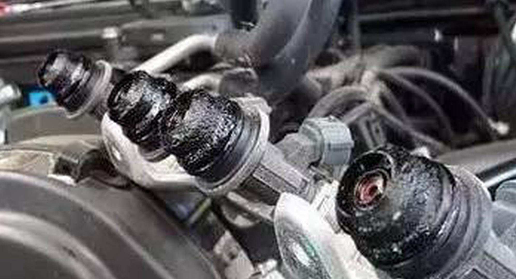 这个常见的保养方式竟能使发动机报废！