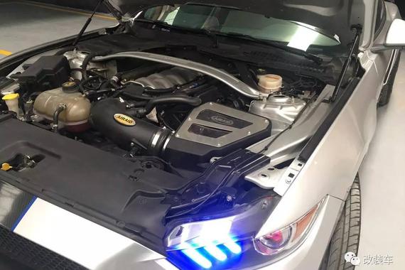 全国首台移植V8引擎的福特野马