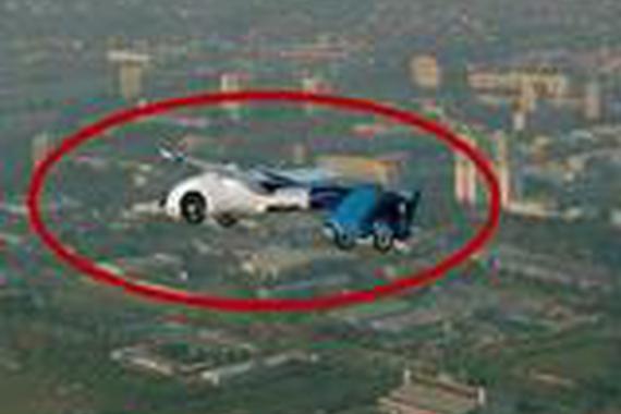 天空上居然出现了一辆汽车