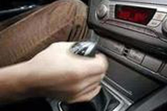 五档起步! 老司机神技重现江湖, 还成功了