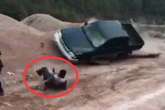 视频：拍戏也危险！摄像师差点就命丧当场