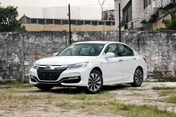 没有迟滞 没有突兀 这些自吸合资中型车更爽快