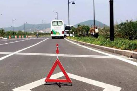 掌握了这20个开车技巧，你也是一名老司机