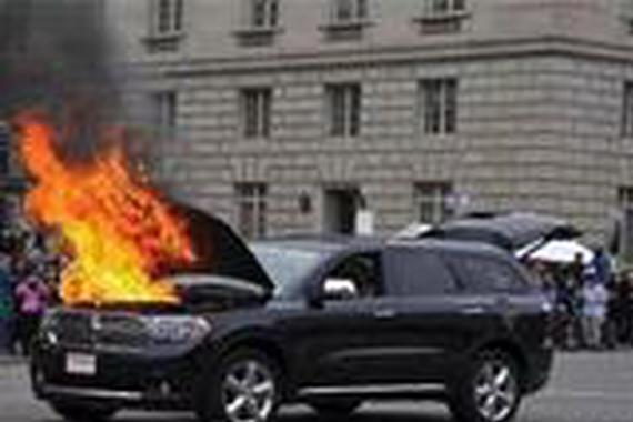 汽车自燃不要惊慌，做好这几步挽回损失！