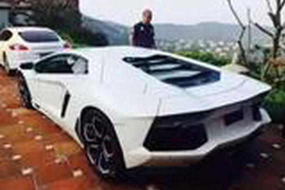 跑车当玩具, 将马丁ONE77撞毁再买风之子