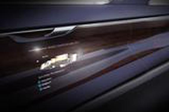 宾利将推出OLED触控技术 “全球俱乐部”