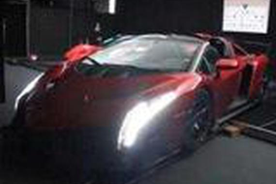 买8000万元的兰博基尼还送两块木板