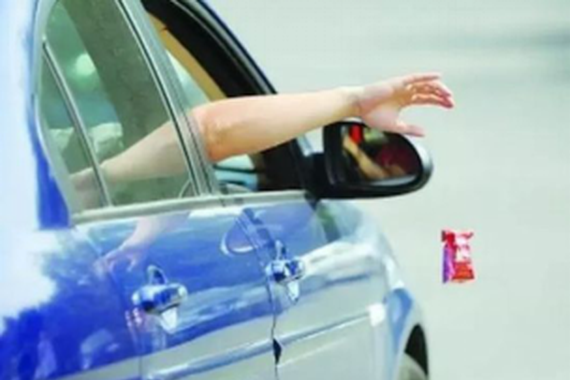 路遇这些行车陋习你怎么办？