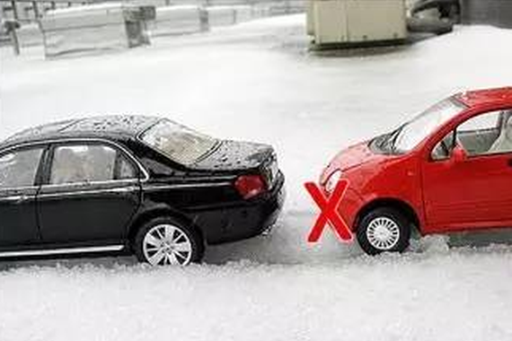 大雪预警：雪天行车预防这几点