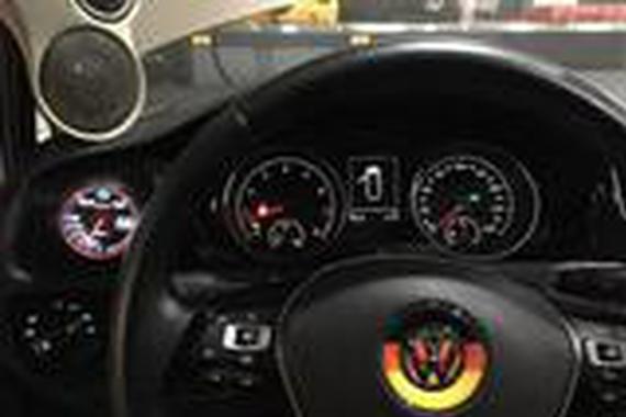 大众高尔夫7改装日本Defi涡轮表