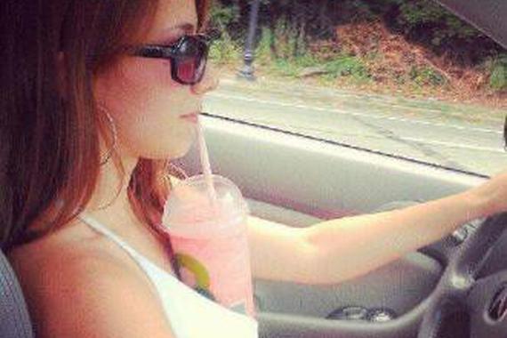 这些女司机的开车陋习看着都怕