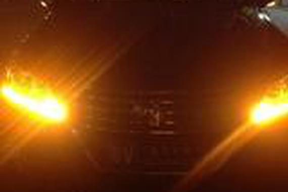 一言不合就开双闪？乱用要扣分的！