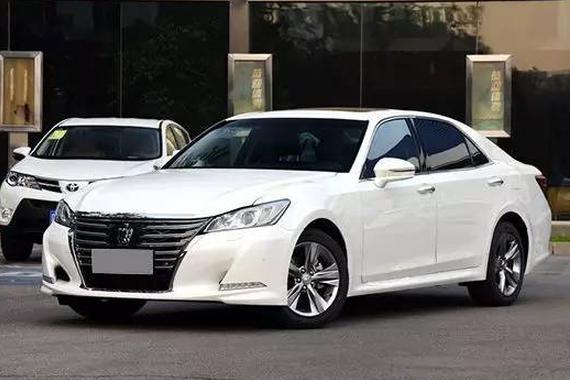 要逼格还是要享受？30万选这三款中大型车更划算