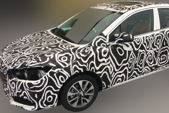 新前脸/新内饰 曝疑似新款绅宝D50谍照