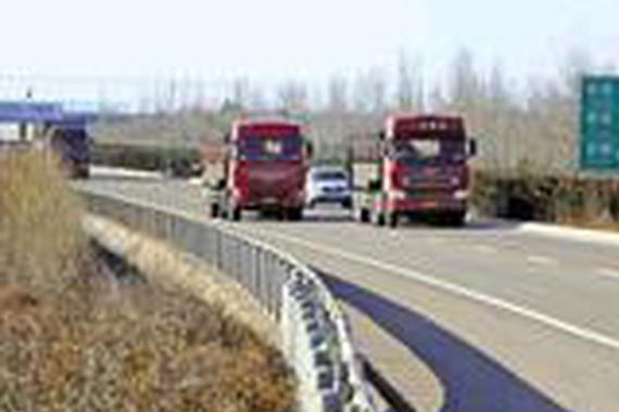 4个高速跟车技巧，让你高速安全行车