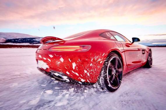 何以悟道驾驶 唯有极速冰雪