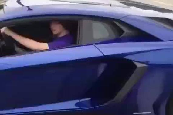 视频：超跑聚会 齐齐靓瞎你的眼