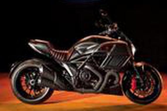 时尚男子汉 杜卡迪与Diesel推出跨界新作