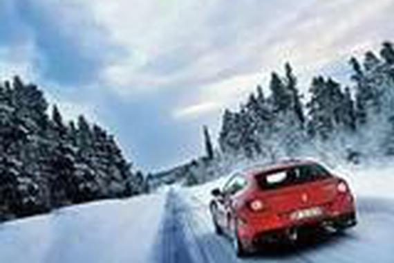 雪天行车一定要注意安全，稳字当头！