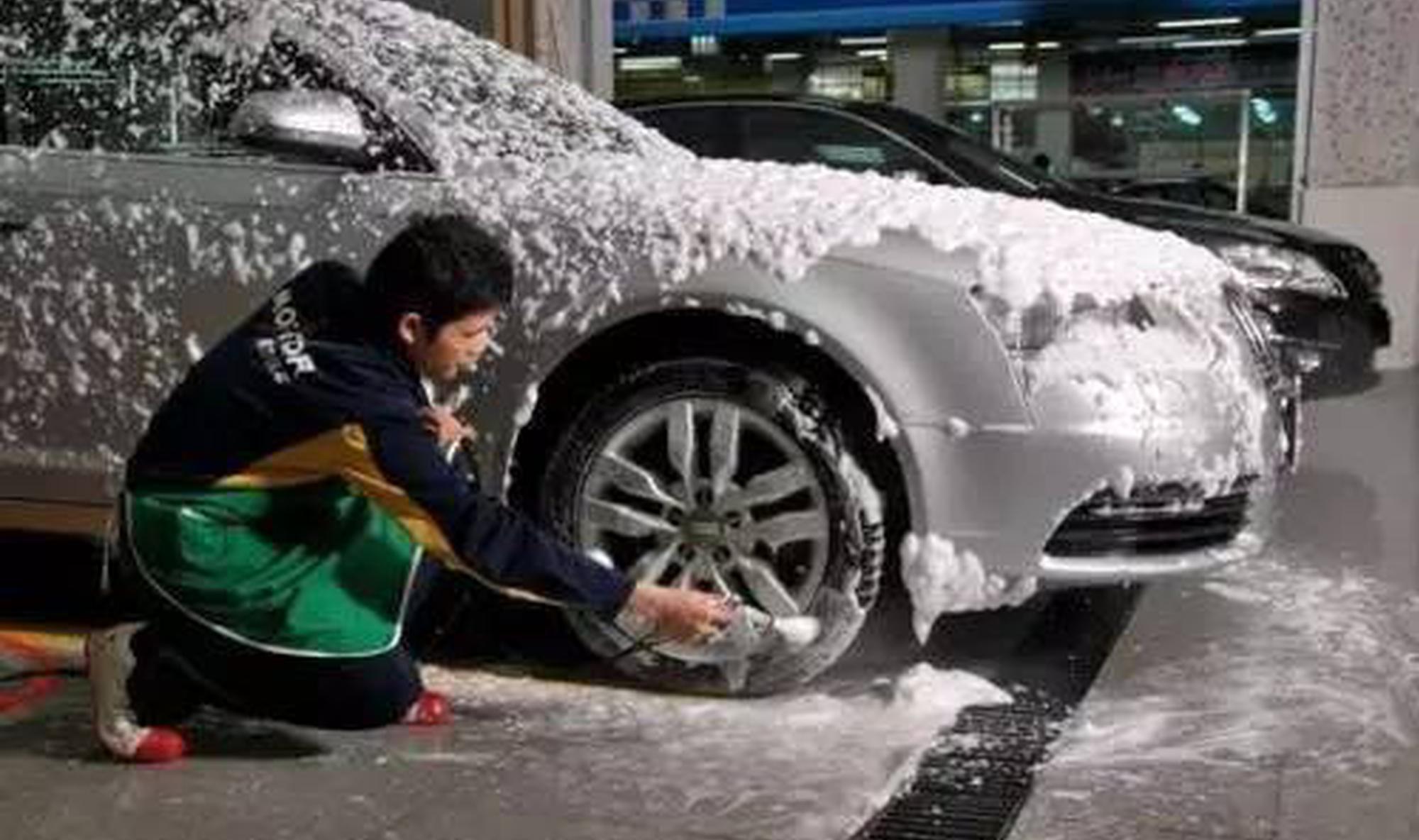 洗车这些地方要擦干 否则不仅白洗还毁车