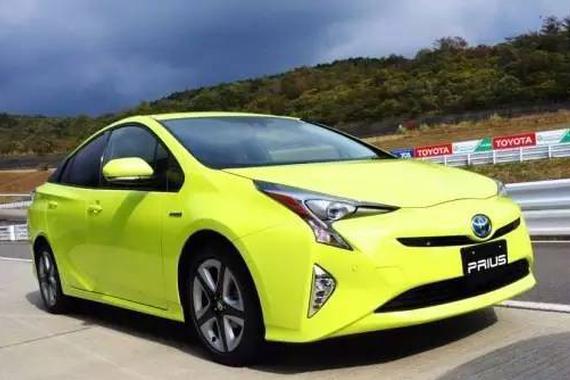 等了两年，最省油丰田车终于来了！