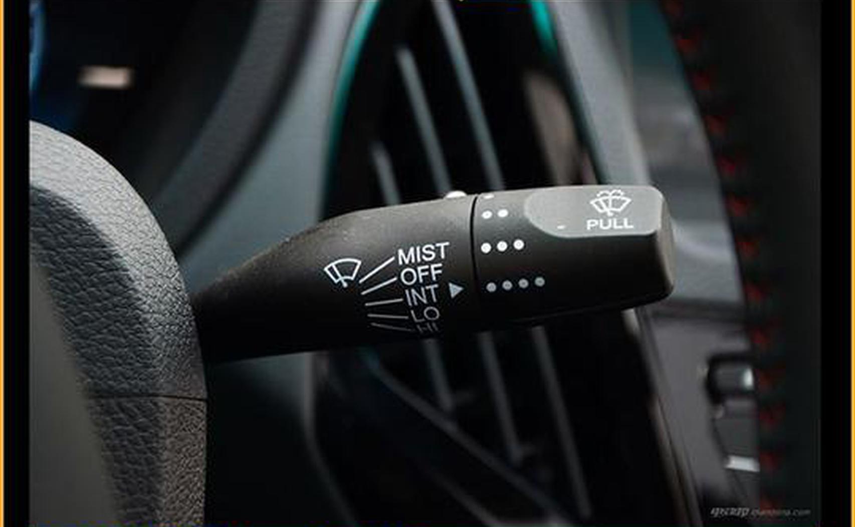 电动汽车雨刮器持续使用1小时能费多少电?