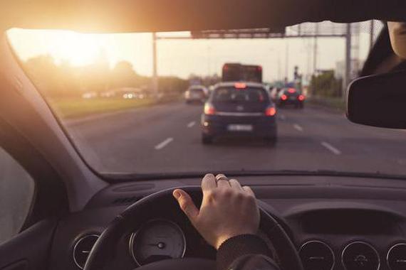 仪表盘上这11个“灯亮了” 快靠边停车