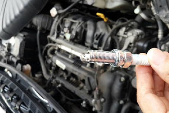 一到4s店就让换火花塞，到底该换不该换