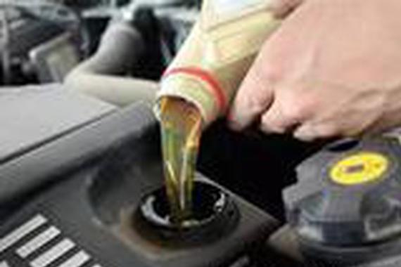 机油刚换没多久就变黑了，而且消耗量过大