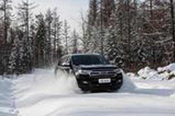 纸箱传递温情，福特撼路者升起新年融融暖意