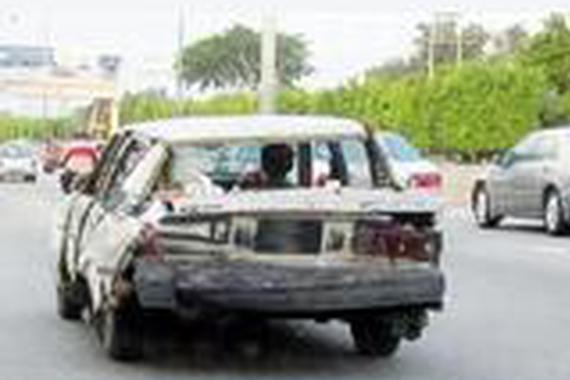 疑似回收站出来车，路上的闪光灯就没停过