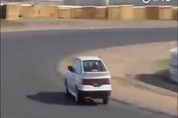 视频：新旧86同场竞技 AE86 VS GT86