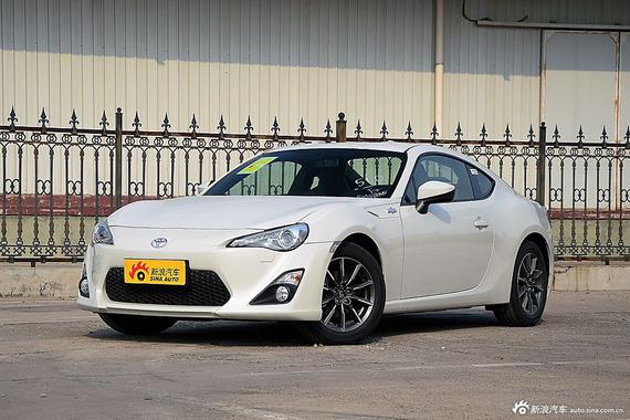 年度大PK：30多万的小众入门级跑车，首选这三款