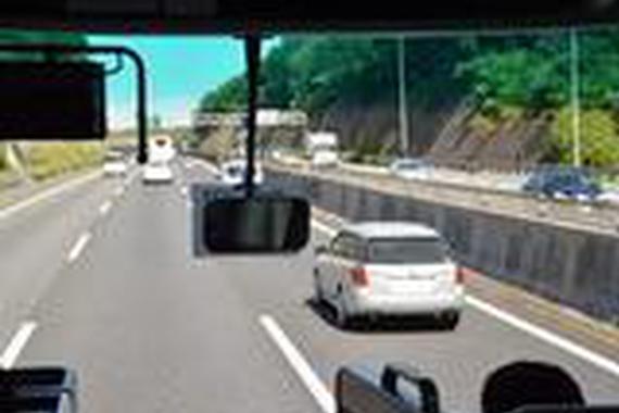 为什么不能左脚刹车、右脚油门？