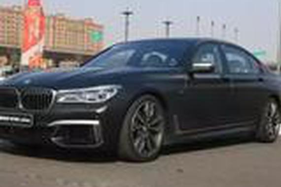 宝马上街 300万的迈巴赫S级也要避避风头