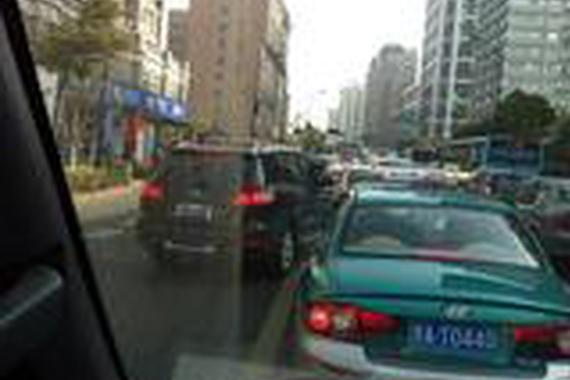 老司机教你几招专治“加塞狗”！