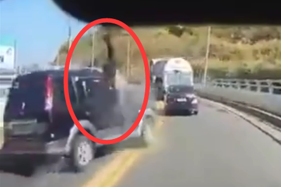 视频：不敢看第二次的恐怖车祸！