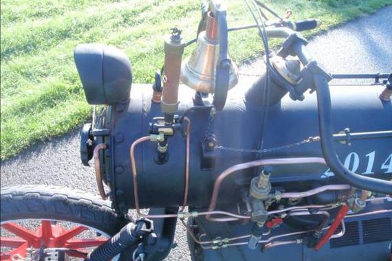 退休老人打造环保摩托天天外出